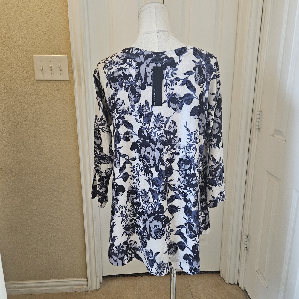 NWT Nally & Millie Floral Knit Top – Size Small NWT - Picture 10 of 12